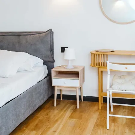 New With Balcony Gênes